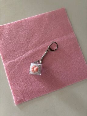 Pink Paw Fidget Keychain - Cute Kitty Paw Charm